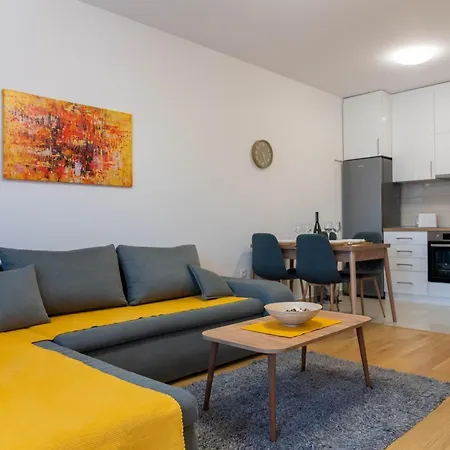 Exclusive Apartment *
